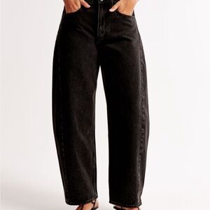 Midrise Black Women's Barrel Jeans